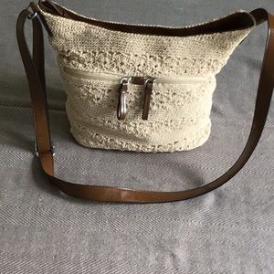 Bueno women purse great condition inside clean  adjustable strap  straw bag